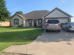 6808 Lewis Ln, Tuttle, OK 73089