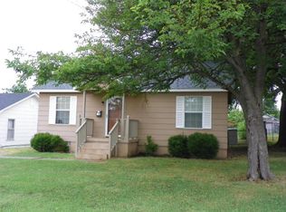 818 E 3rd St, Cushing, OK 74023