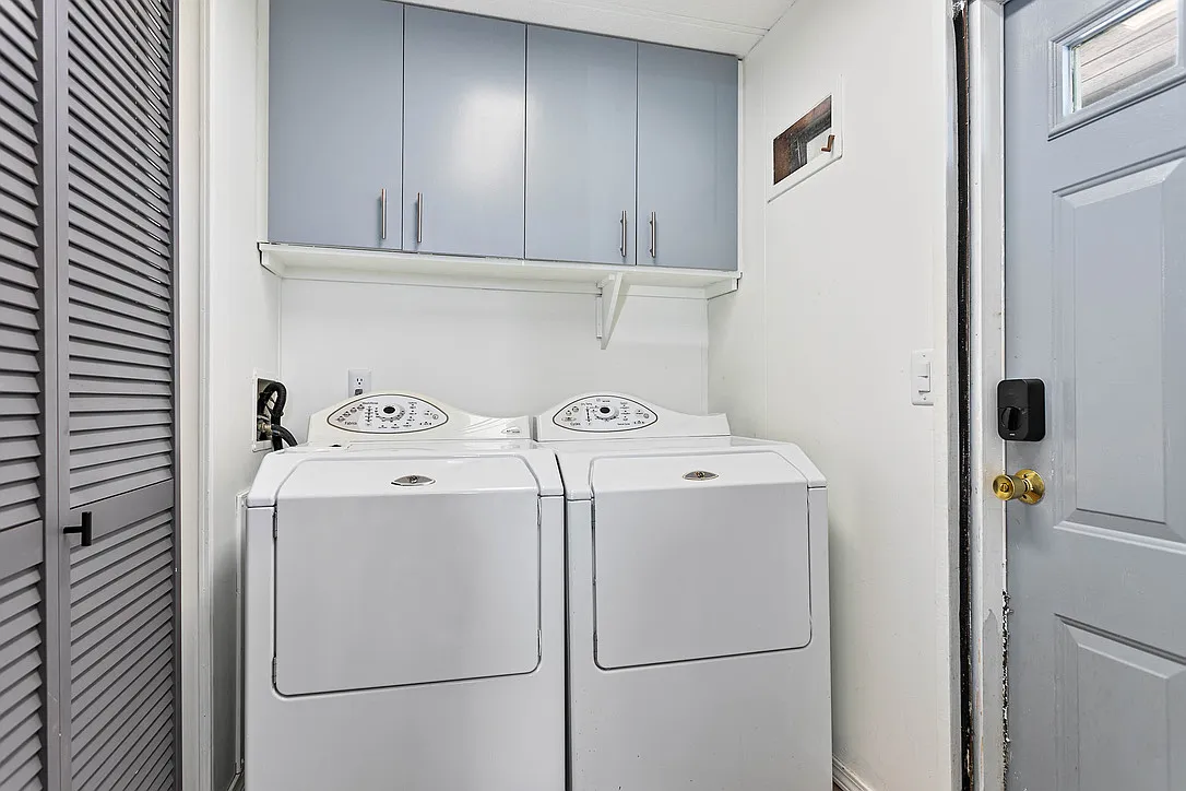 2 bed, $2,200 — Photo 3