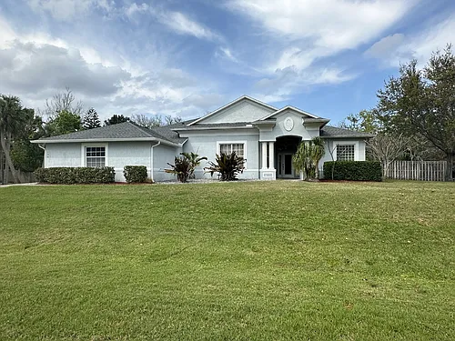 130 Oyster Pl Photo 1