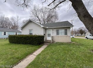 802 W Atherton Rd, Flint, MI 48507
