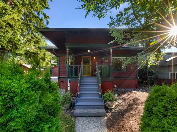 2106 Old Lakeway Drive, Bellingham, WA 98226