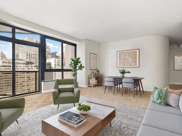 100 United Nations Plaza image 1 of 11