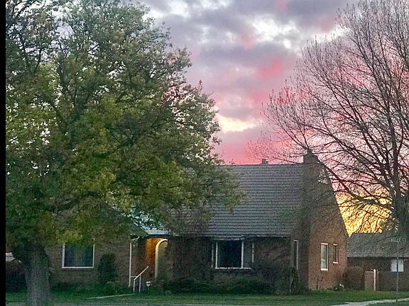 Spring Sunset @1900 Miller 