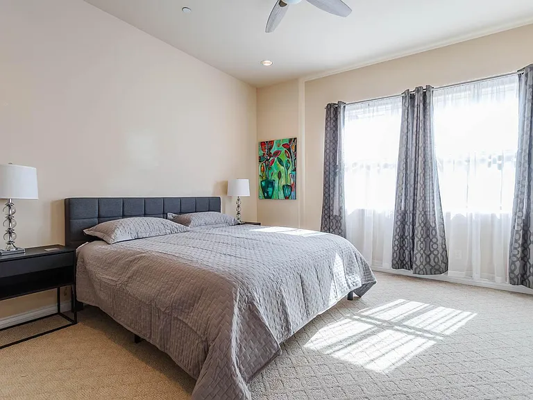 441 N Los Robles Ave — Photo 13