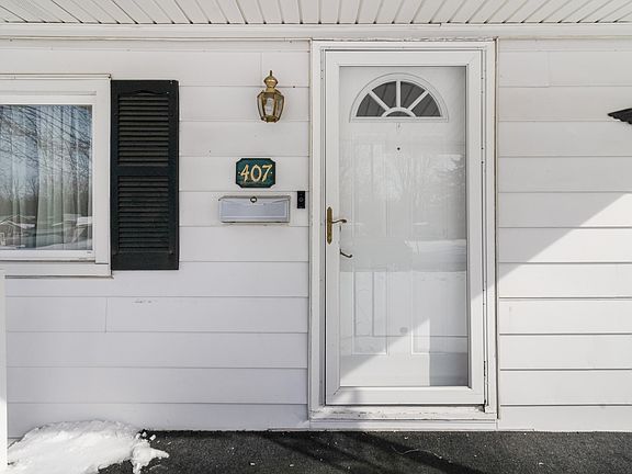 3rd image of 407 Westwood Dr