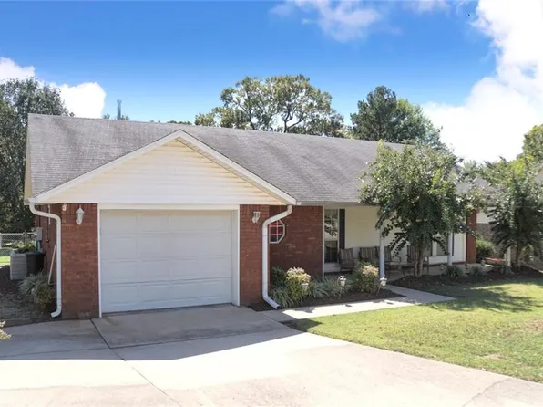 205 Teakwood Dr, Poteau, OK 74953