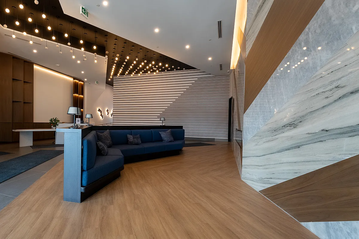 Building Photo - 1037 The Queensway #910