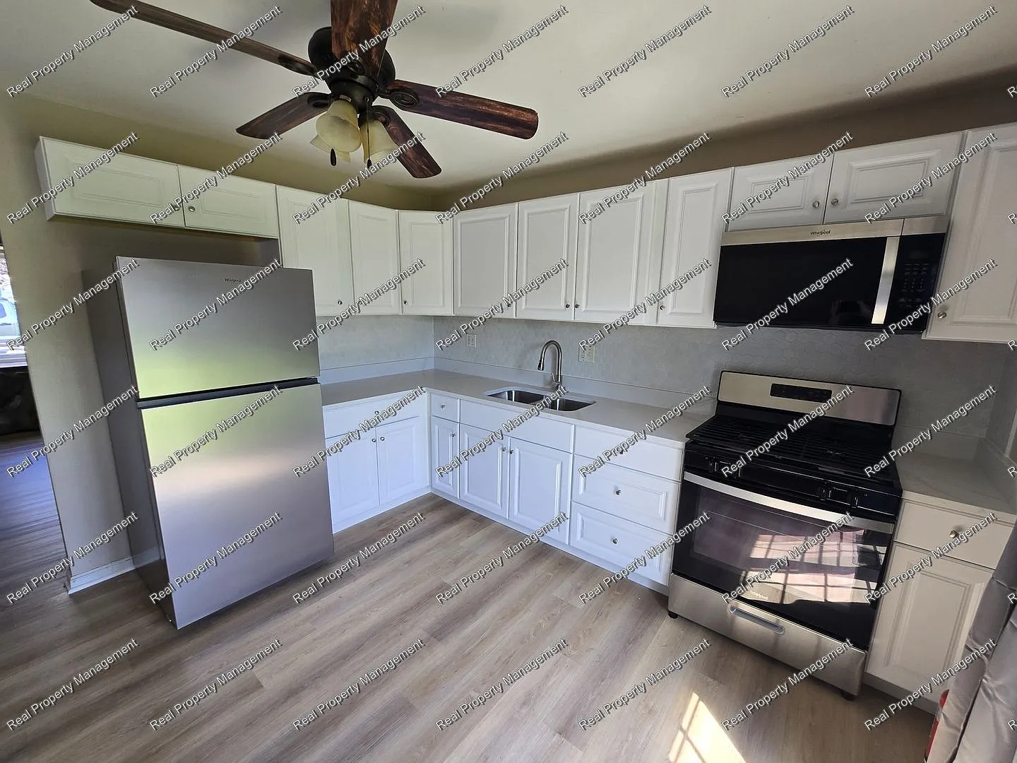 Updated 3 Bedroom Ranch — Photo 4