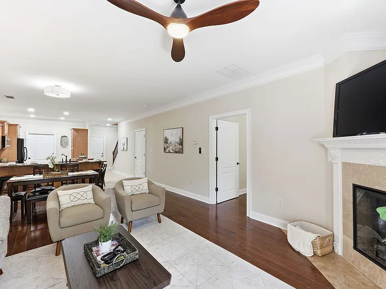2826 Fox Wood Ln — Photo 5