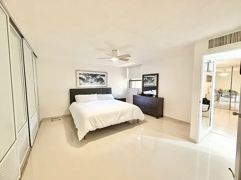 690 Teniente Cesar Luis Gonzalez Ave — Photo 34