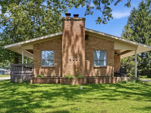 402 E 19th St, Sterling, IL 61081