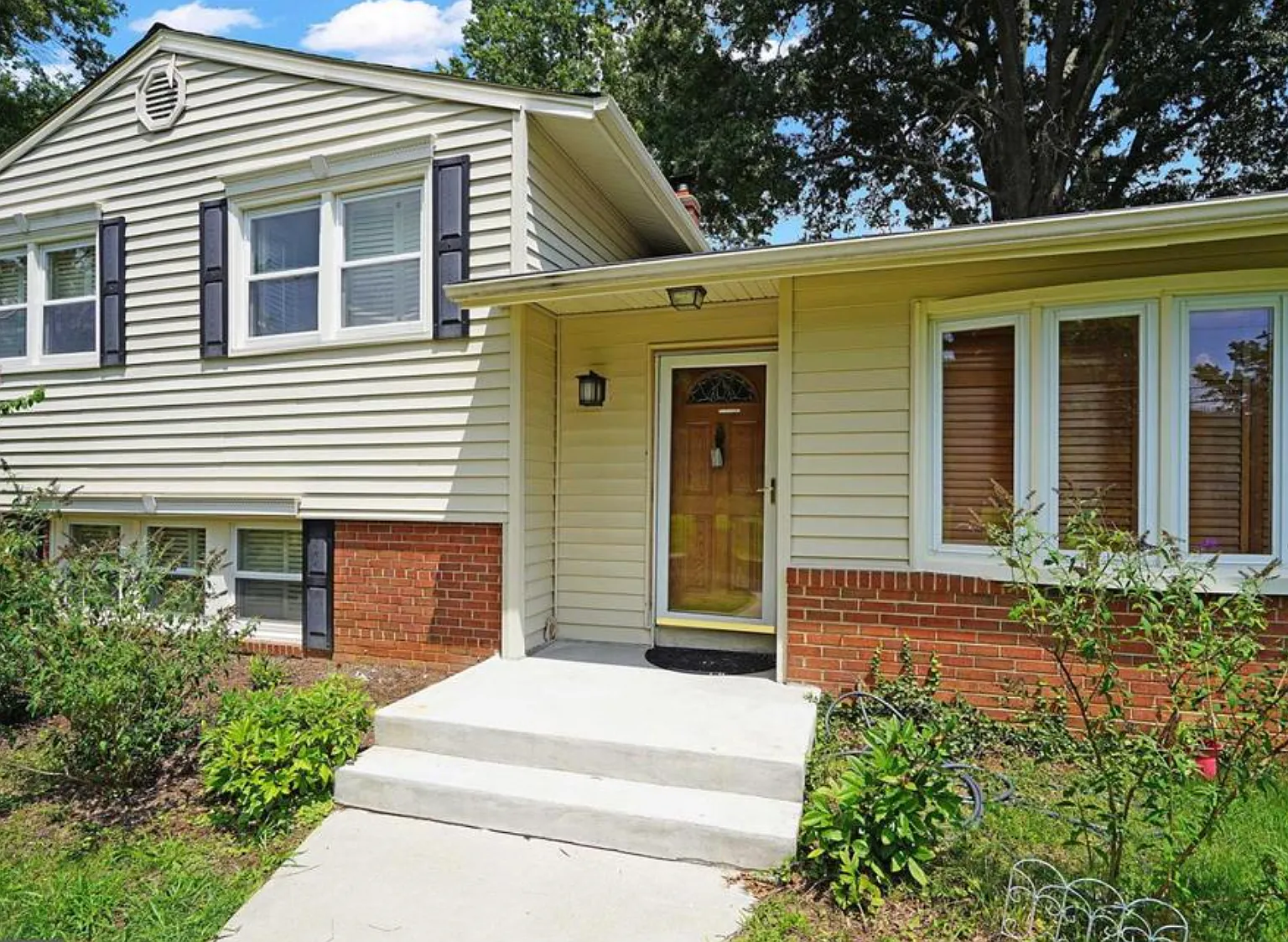2 bed, 1.5 bath, 1473 sqft, $3,200 — Photo 3