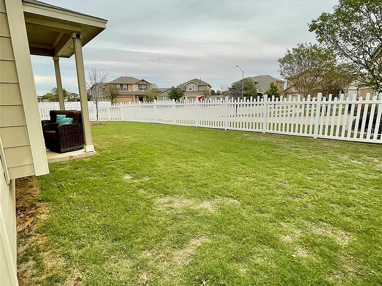 609 Tumlinson Fort Way — Photo 32
