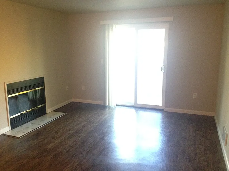 12527 Roosevelt Way NE — Photo 24