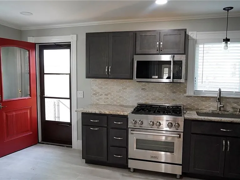 1358 Narragansett Blvd — Photo 11