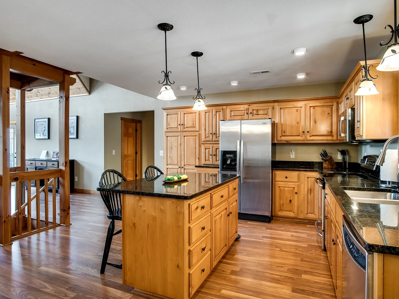 7 bed, 5000 sqft, $4,250 — Photo 4