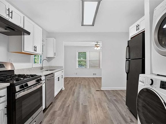 4th image of 862 Slaton St