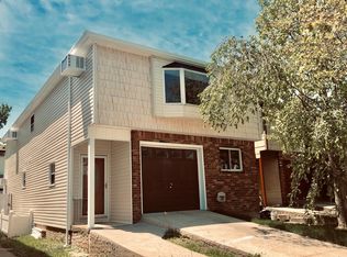 34 Blythe Pl, Staten Island, NY 10306