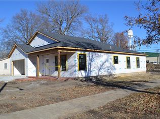 423 S Elm St, Wellsville, KS 66092