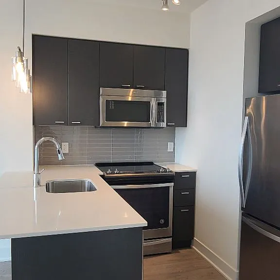 30 Roehampton Ave #2907 — Photo 2