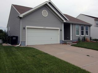 2312 Quartz Dr, Papillion, NE 68046