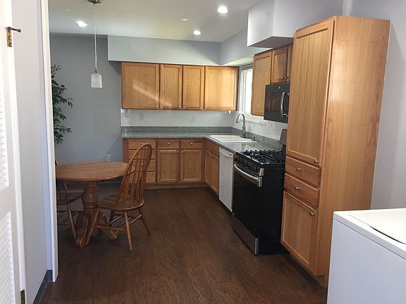 4th image of 13388 Brookdale Ave