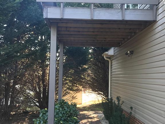 Deck off master bedroom