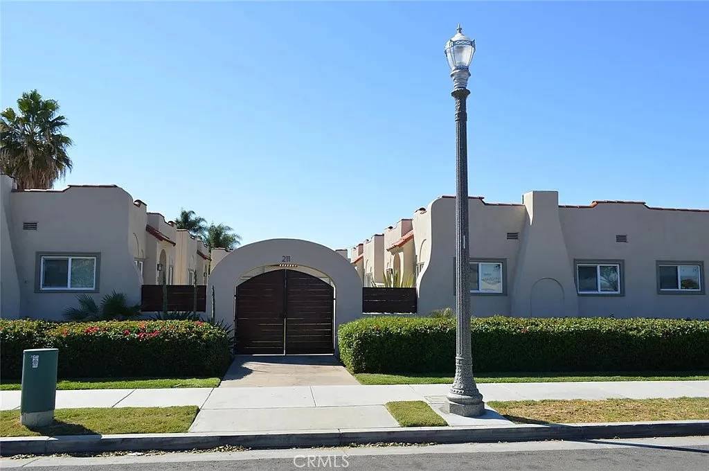2 bed, 900 sqft, $2,895 — Photo 3