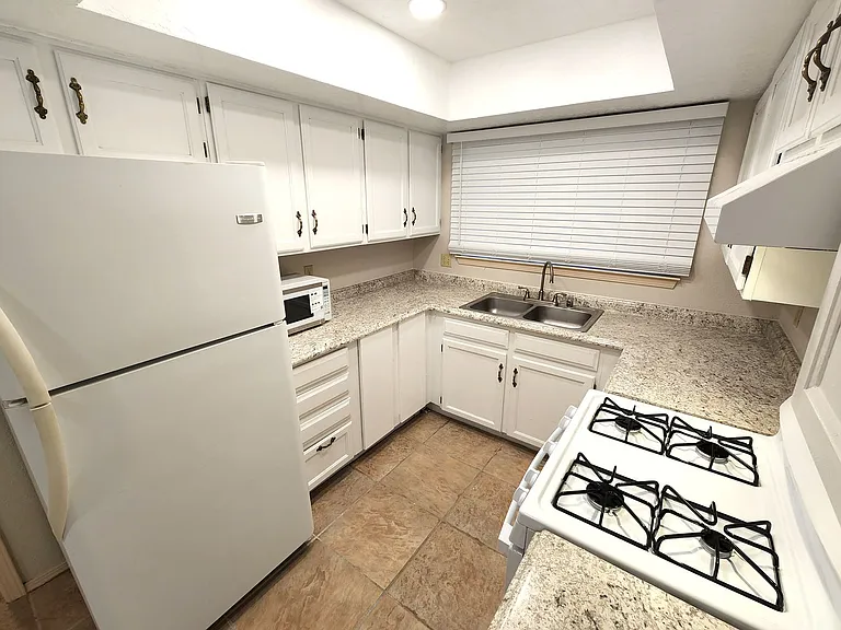 3301 Jupiter Rd — Photo 16