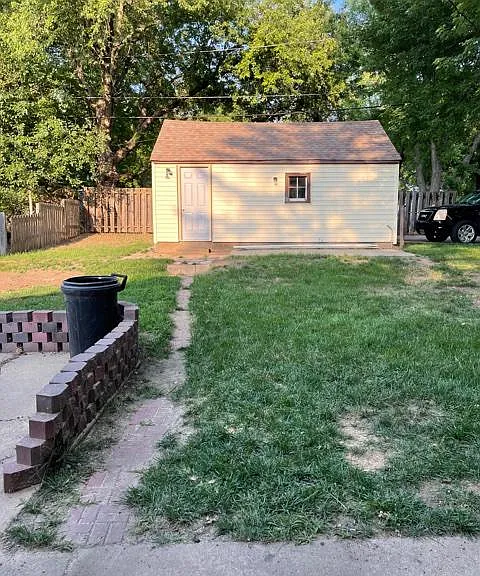 1932 S Covell Ave — Photo 21