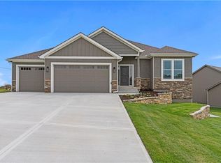 15225 Knight Rd, Basehor, KS 66007