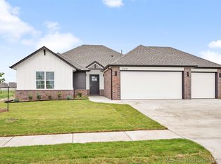 23131 E 107th St S, Broken Arrow, OK 74014