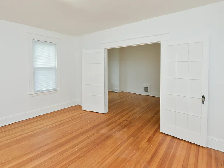 390 Clinton St — Photo 20