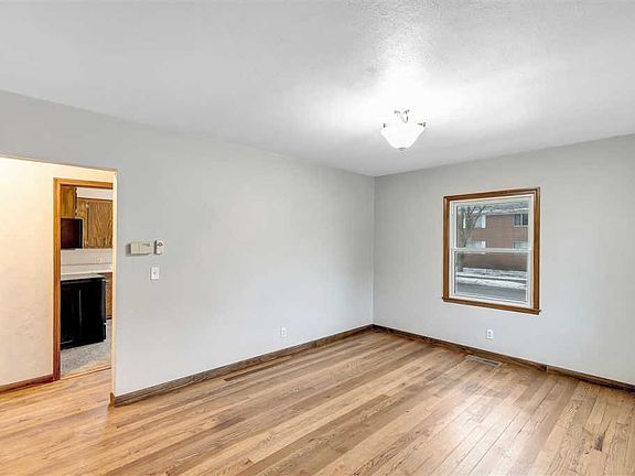 3rd image of 782 Reed St