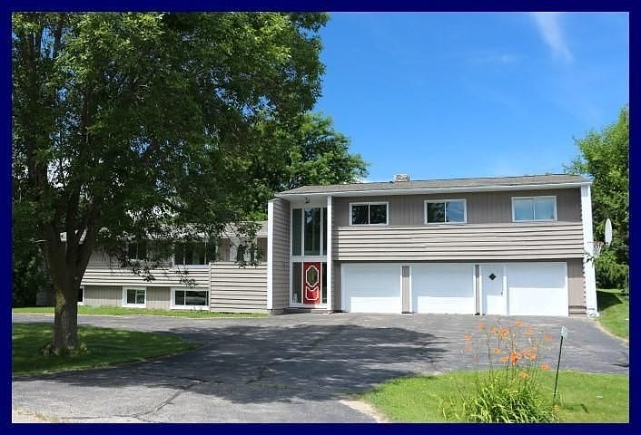 1st image of N5647 Indianhead Dr
