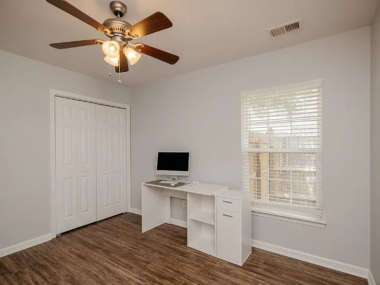 262 Island Green Rd — Photo 13