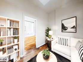 174 Thompson St