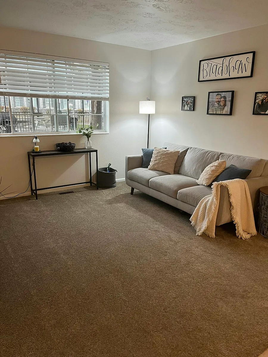 Living room - 90 E 600 S #1