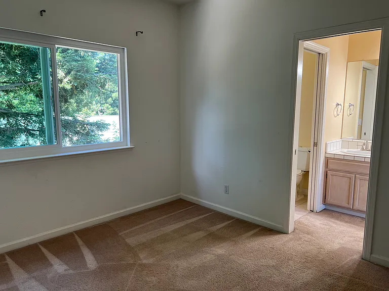 1109 Sikes Ct — Photo 14