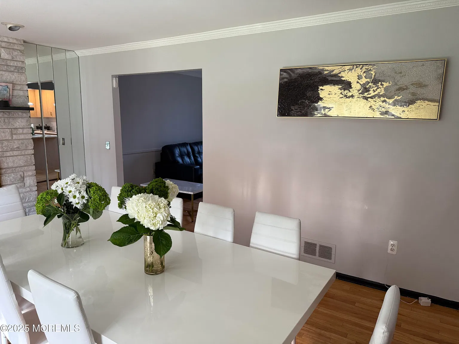 5 bed, 2.5 bath, 2560 sqft, $3,300 — Photo 3