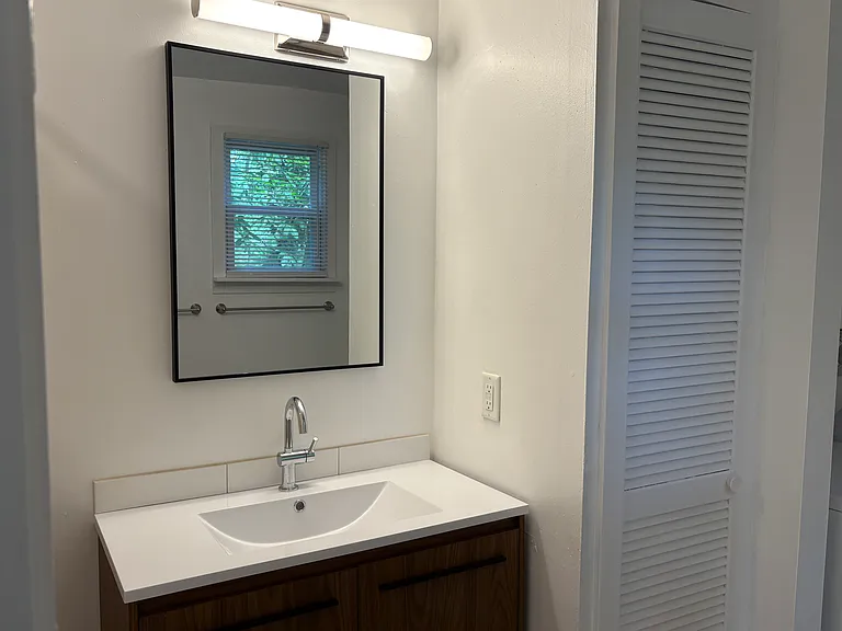 495 Armstrong Ave — Photo 9