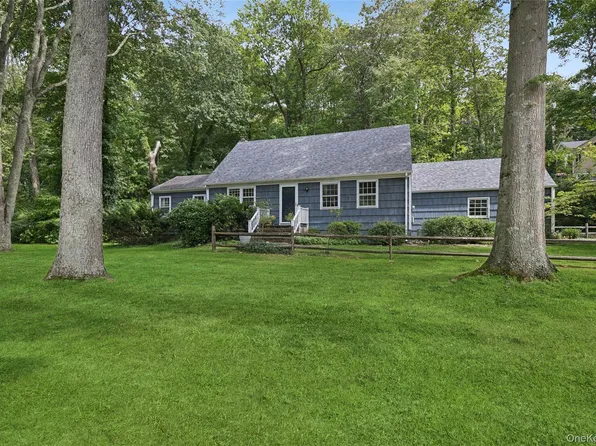 10 Goose Hill Road, Cold Spring Harbor, NY 11724