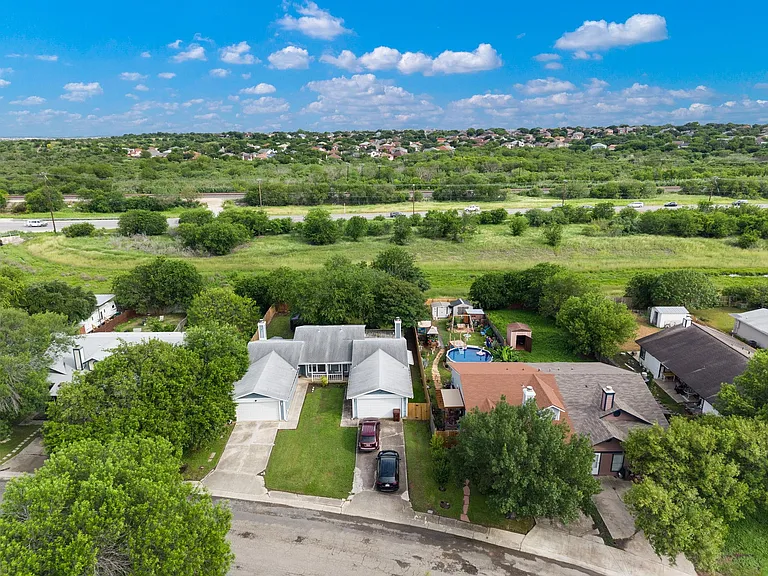 8317 Forest Ridge Dr — Photo 24