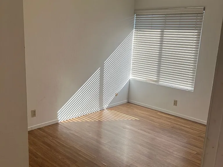 1556 Bittern Ct — Photo 8