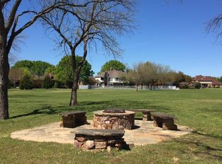 3 Victoria Cir, Rowlett, TX 75088