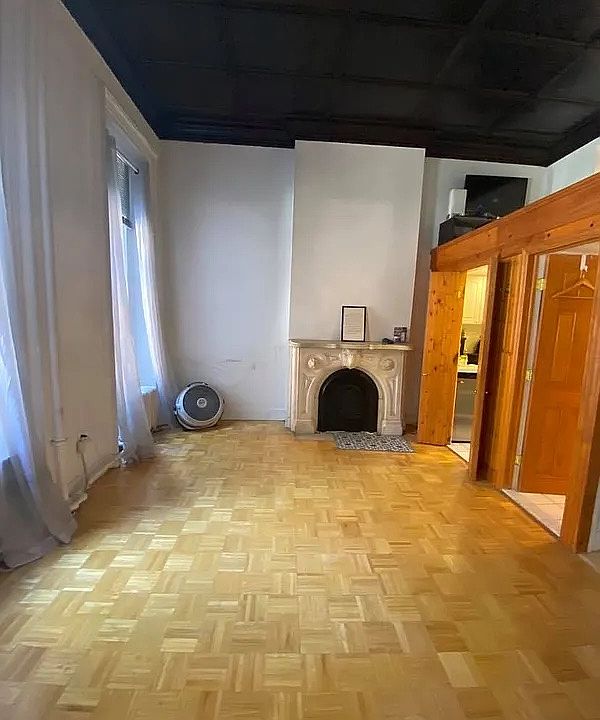 1st image of 34 Beekman Pl APT 1S