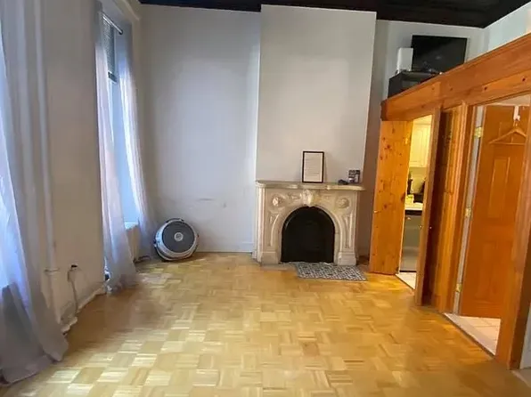 34 Beekman Place image 1 of 12