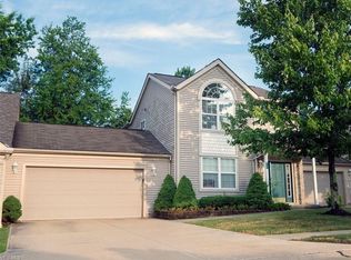 8782 Robinwood Ter, Macedonia, OH