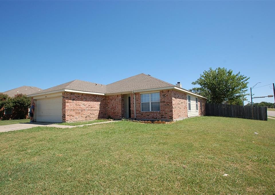 1st image of 800 Canyon Cove Dr